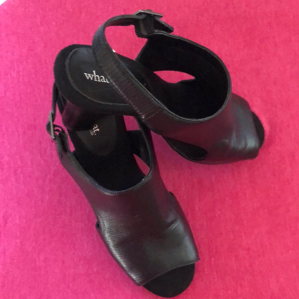 BRAND NEW! Black heeled sandals